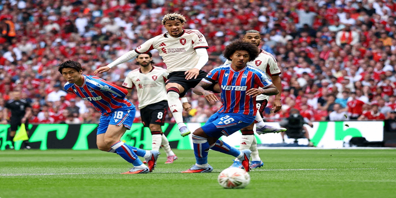 Lực lượng ra sân Swansea City vs Man City mới nhất