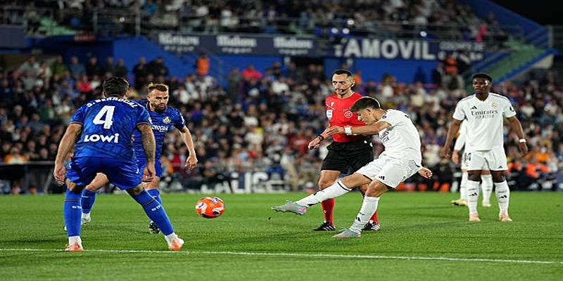 Lực lượng ra sân Liverpool vs MU mới nhất